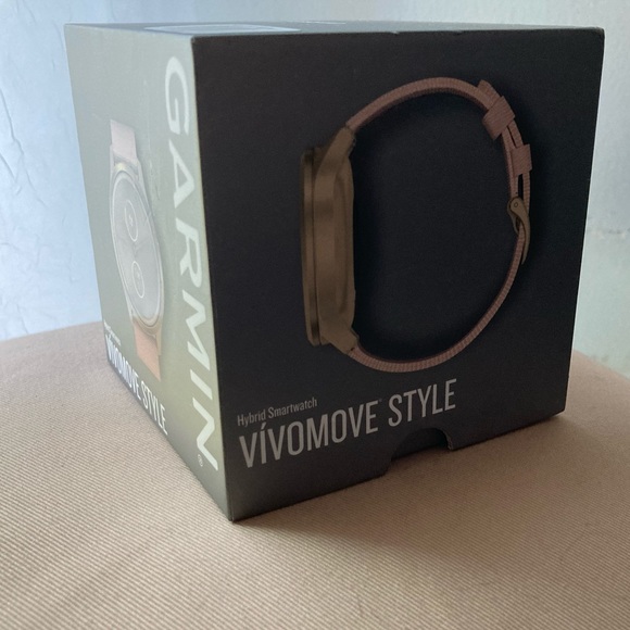 Vívomove® Style Light Gold & Blush Pink Garmin Hybrid Smartwatch - Picture 4 of 7